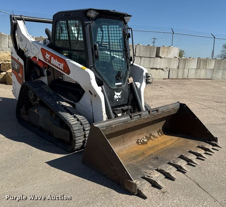 image for item DY7992 2021 Bobcat T76 r series tracked skid steer loader