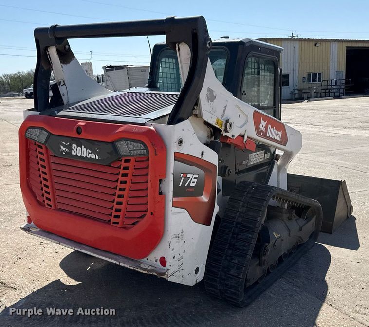 image for item DY7992 2021 Bobcat T76 r series tracked skid steer loader