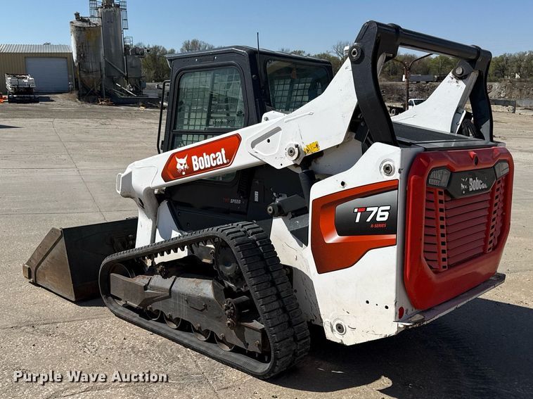 image for item DY7992 2021 Bobcat T76 r series tracked skid steer loader