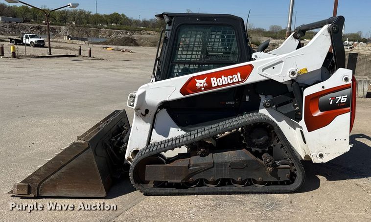 image for item DY7992 2021 Bobcat T76 r series tracked skid steer loader