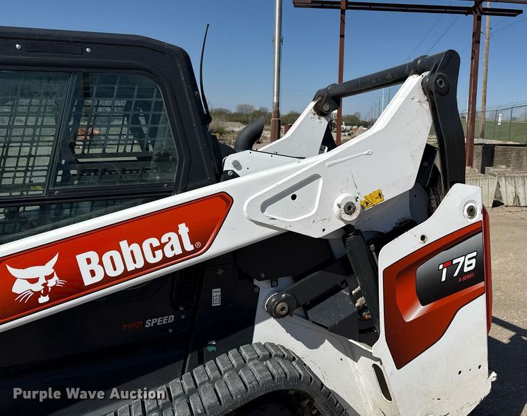 image for item DY7992 2021 Bobcat T76 r series tracked skid steer loader