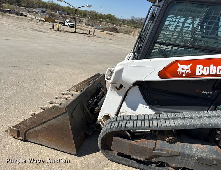 image for item DY7992 2021 Bobcat T76 r series tracked skid steer loader