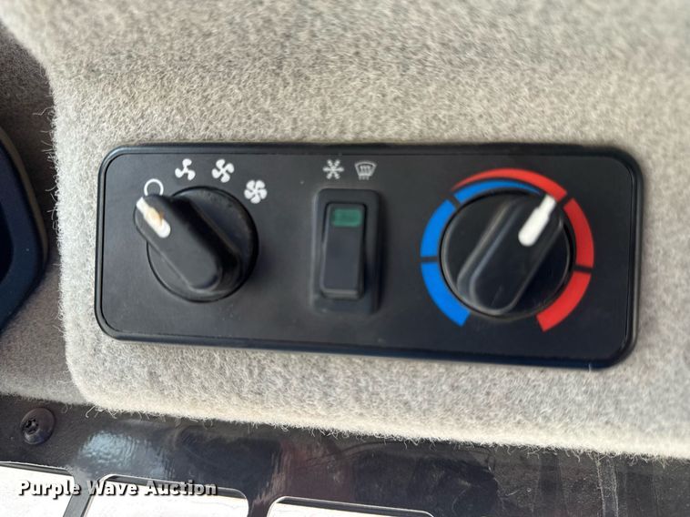 image for item DY7992 2021 Bobcat T76 r series tracked skid steer loader