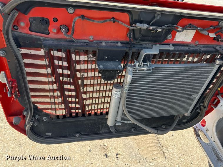 image for item DY7992 2021 Bobcat T76 r series tracked skid steer loader