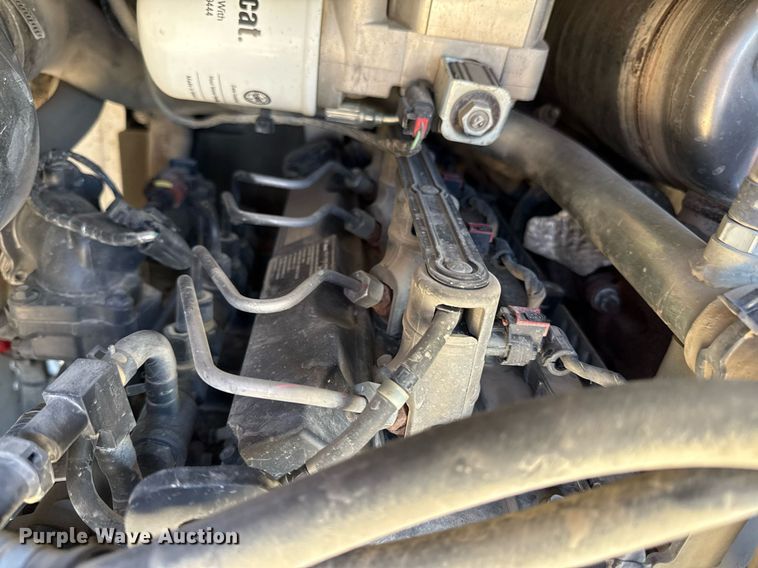 image for item DY7992 2021 Bobcat T76 r series tracked skid steer loader