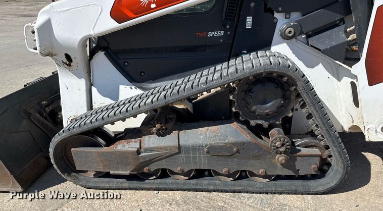 image for item DY7992 2021 Bobcat T76 r series tracked skid steer loader
