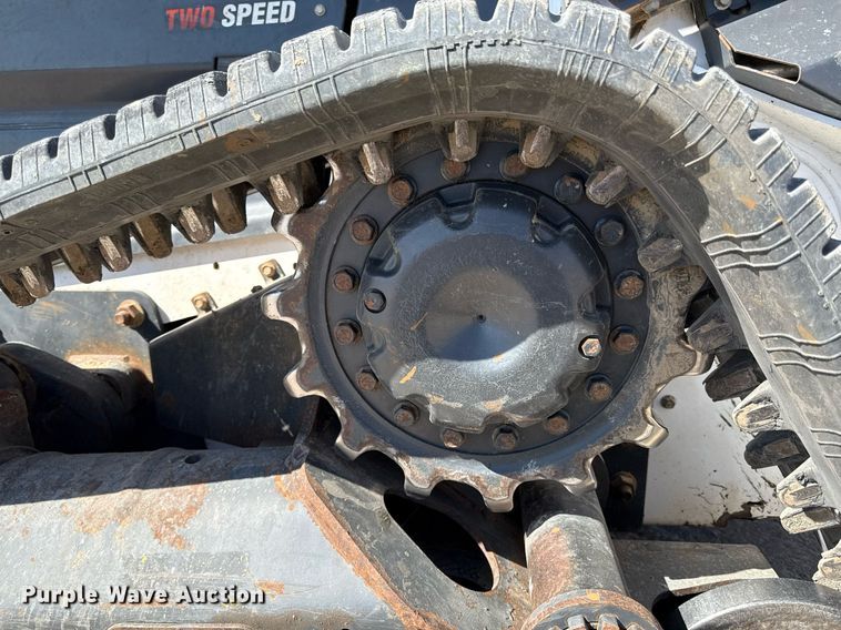 image for item DY7992 2021 Bobcat T76 r series tracked skid steer loader