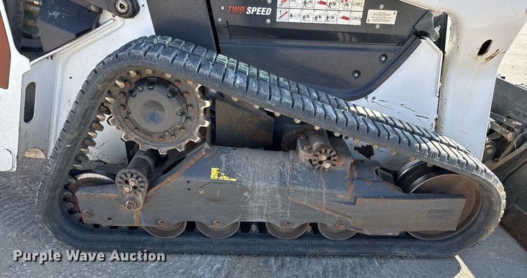 image for item DY7992 2021 Bobcat T76 r series tracked skid steer loader