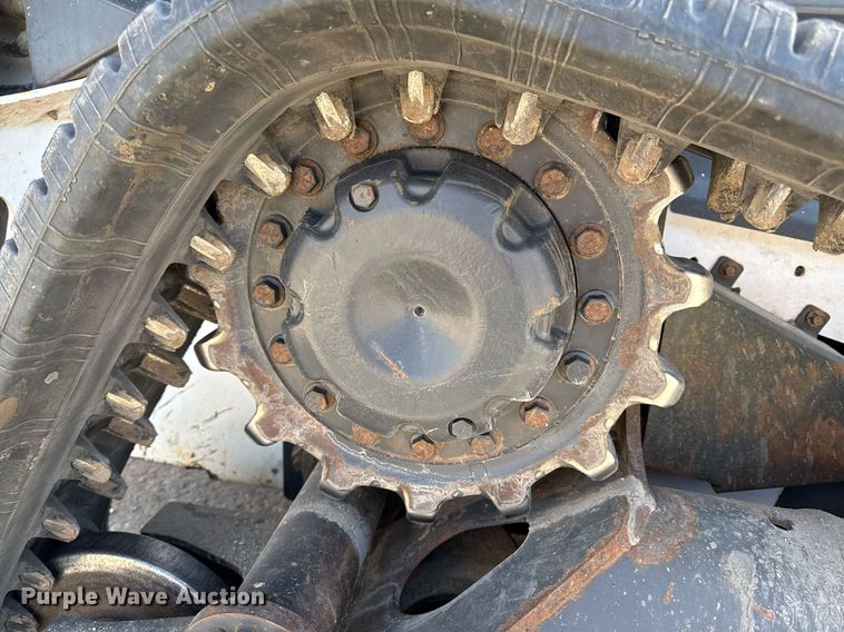 image for item DY7992 2021 Bobcat T76 r series tracked skid steer loader