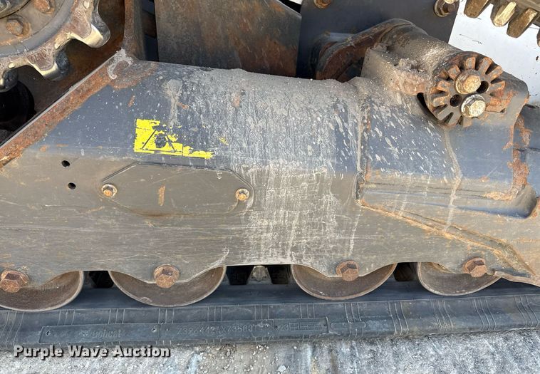 image for item DY7992 2021 Bobcat T76 r series tracked skid steer loader