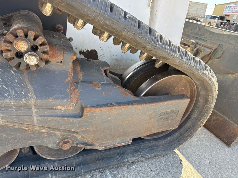 image for item DY7992 2021 Bobcat T76 r series tracked skid steer loader