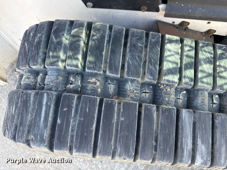 image for item DY7992 2021 Bobcat T76 r series tracked skid steer loader