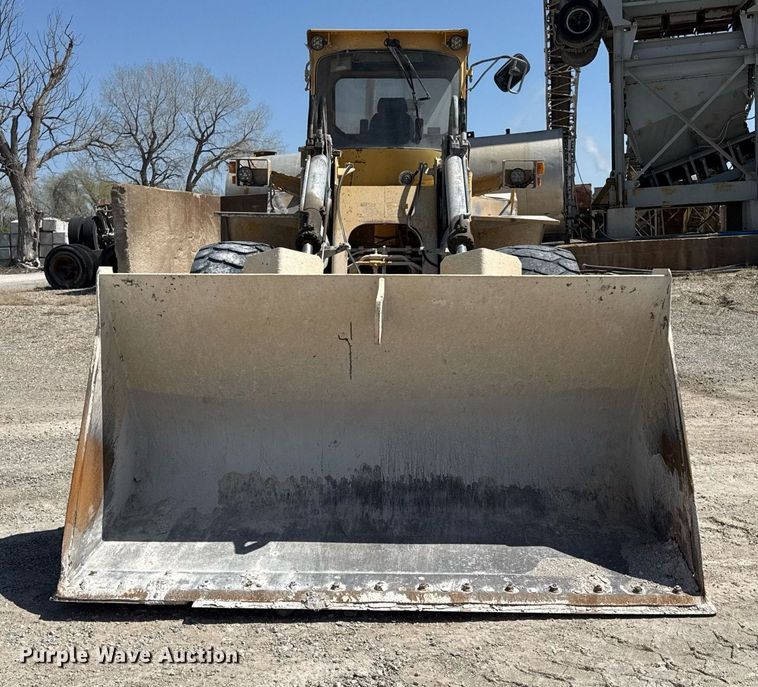 image for item DY7996 1990 Michigan L120 wheel loader