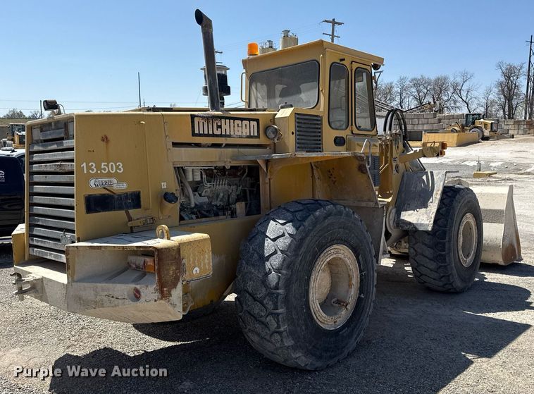 image for item DY7996 1990 Michigan L120 wheel loader