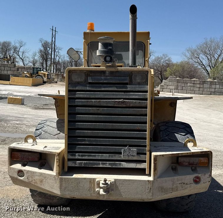 image for item DY7996 1990 Michigan L120 wheel loader