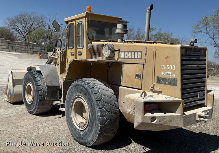 image for item DY7996 1990 Michigan L120 wheel loader