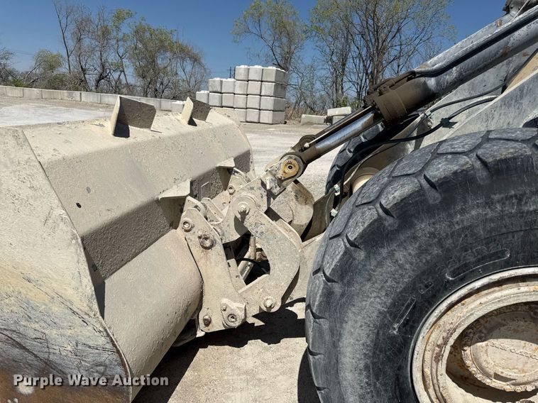 image for item DY7996 1990 Michigan L120 wheel loader