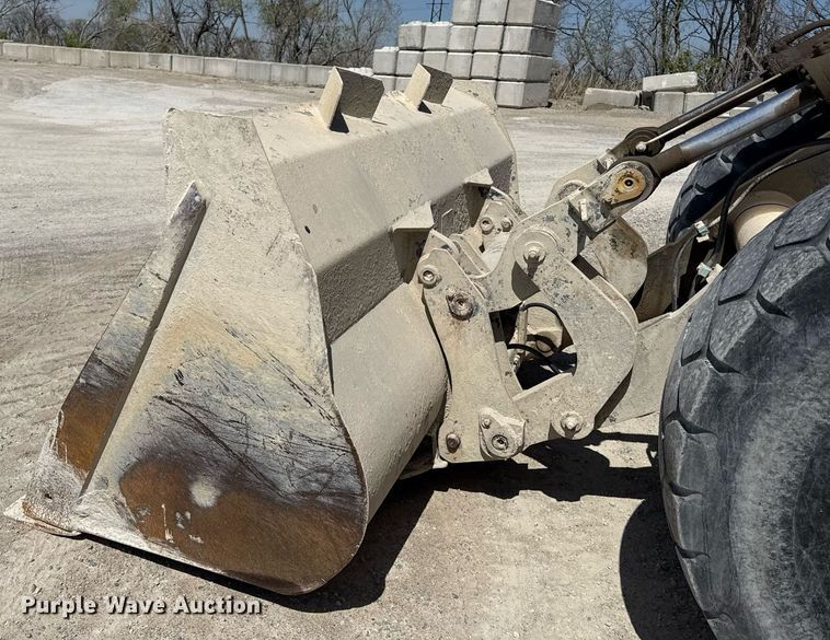 image for item DY7996 1990 Michigan L120 wheel loader