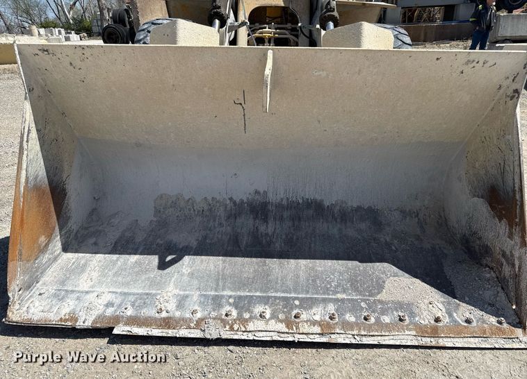 image for item DY7996 1990 Michigan L120 wheel loader