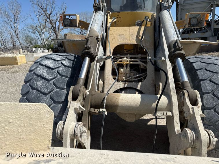 image for item DY7996 1990 Michigan L120 wheel loader