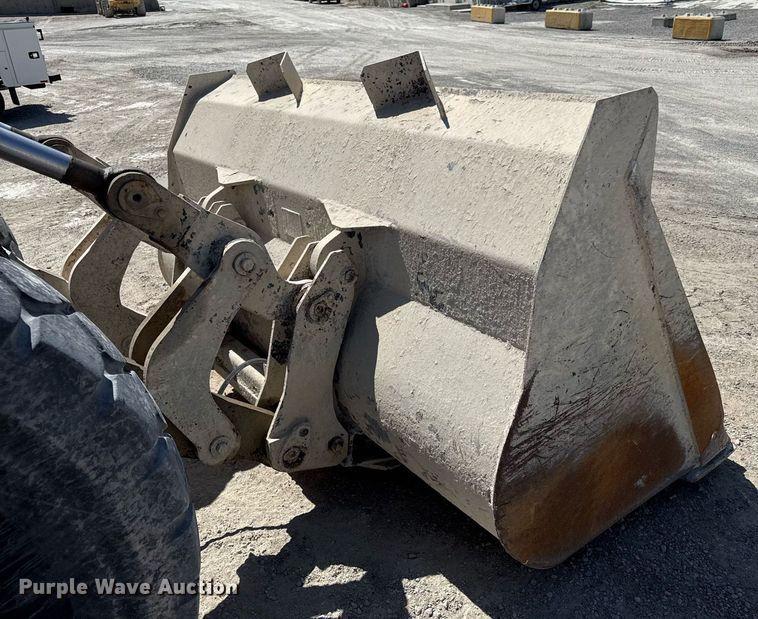 image for item DY7996 1990 Michigan L120 wheel loader