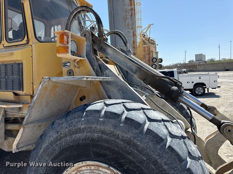 image for item DY7996 1990 Michigan L120 wheel loader
