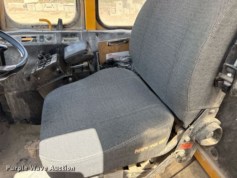 image for item DY7996 1990 Michigan L120 wheel loader