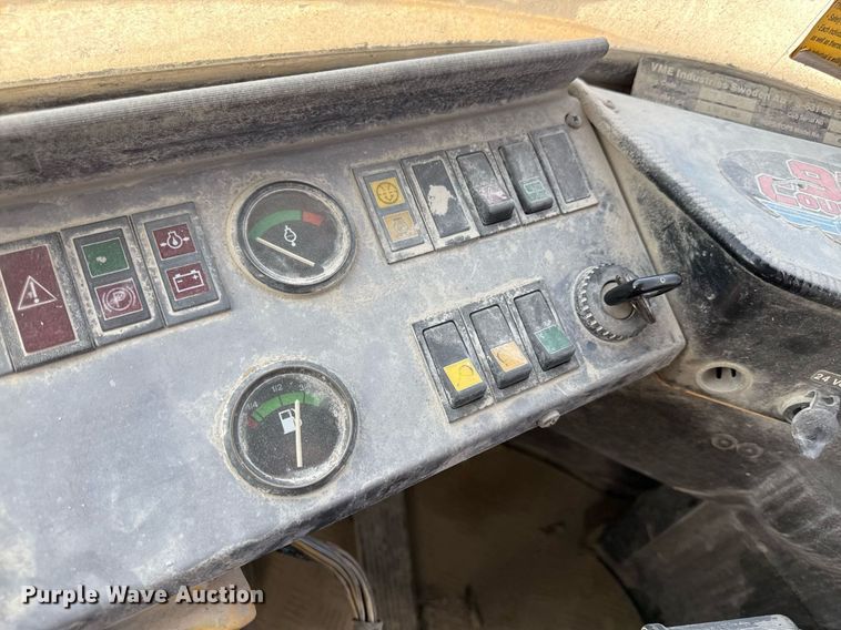 image for item DY7996 1990 Michigan L120 wheel loader