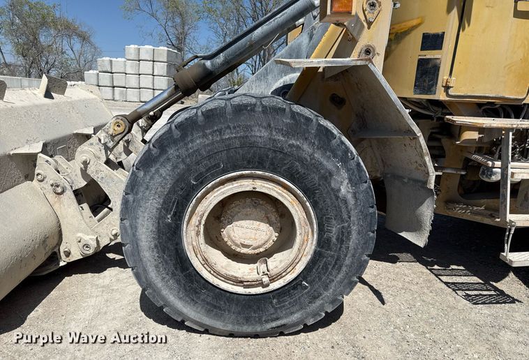 image for item DY7996 1990 Michigan L120 wheel loader
