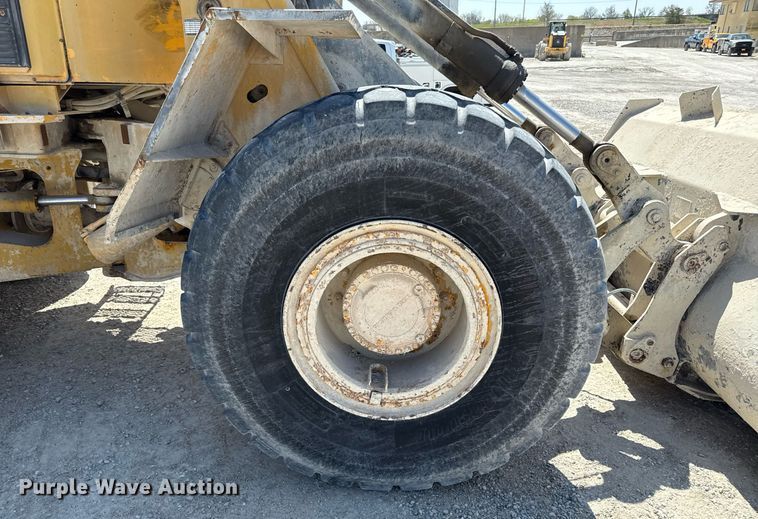 image for item DY7996 1990 Michigan L120 wheel loader