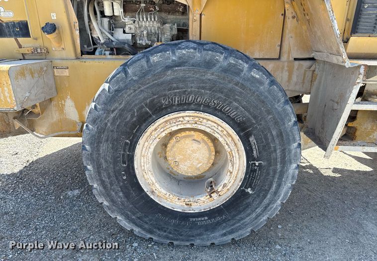 image for item DY7996 1990 Michigan L120 wheel loader