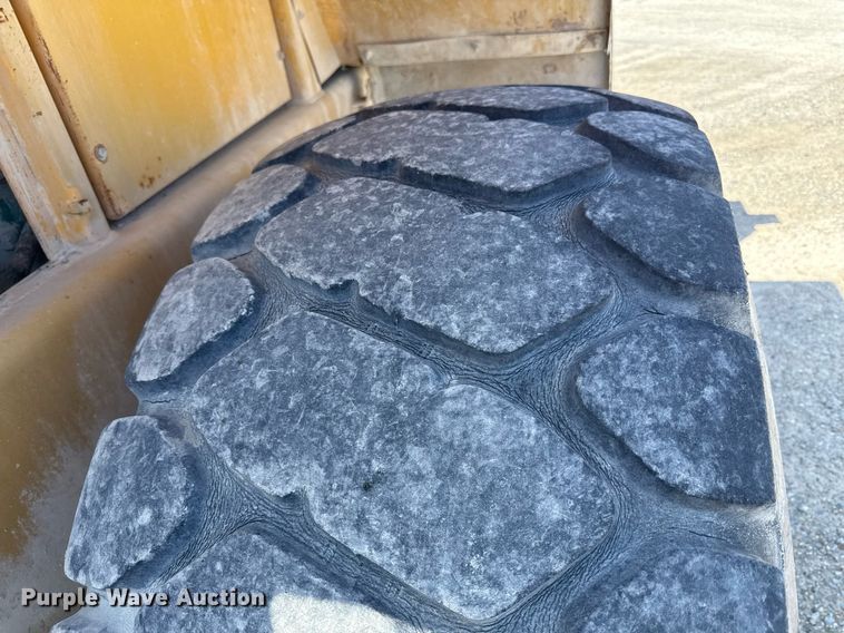 image for item DY7996 1990 Michigan L120 wheel loader