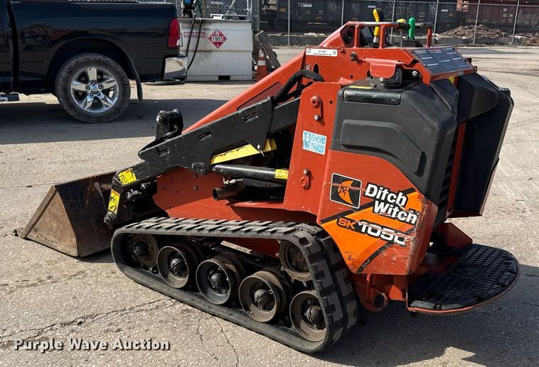 image for item DY7997 2017 Ditch Witch SK1050 compact utility loader