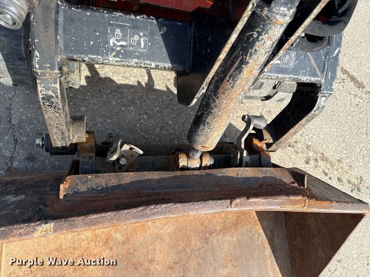 image for item DY7997 2017 Ditch Witch SK1050 compact utility loader