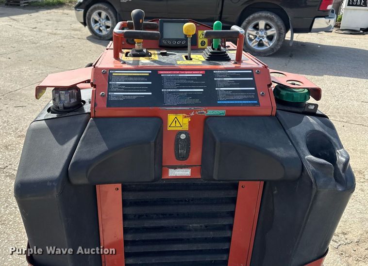 image for item DY7997 2017 Ditch Witch SK1050 compact utility loader