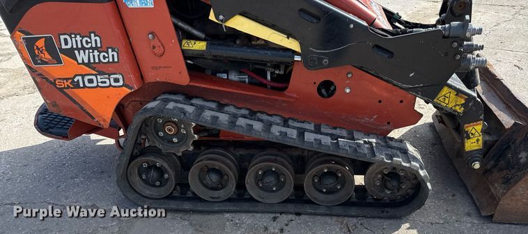image for item DY7997 2017 Ditch Witch SK1050 compact utility loader