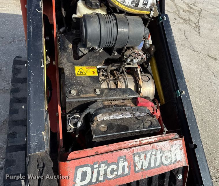 image for item DY7997 2017 Ditch Witch SK1050 compact utility loader