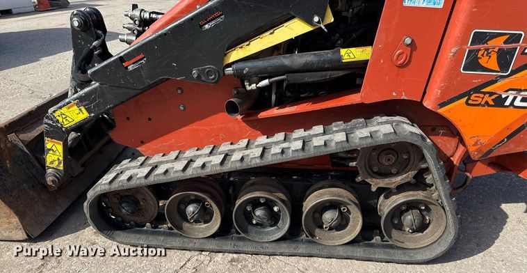 image for item DY7997 2017 Ditch Witch SK1050 compact utility loader