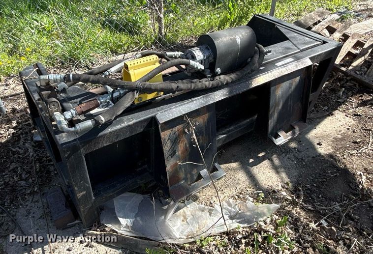 image for item DY8004 Remlinger skid steer screening bucket