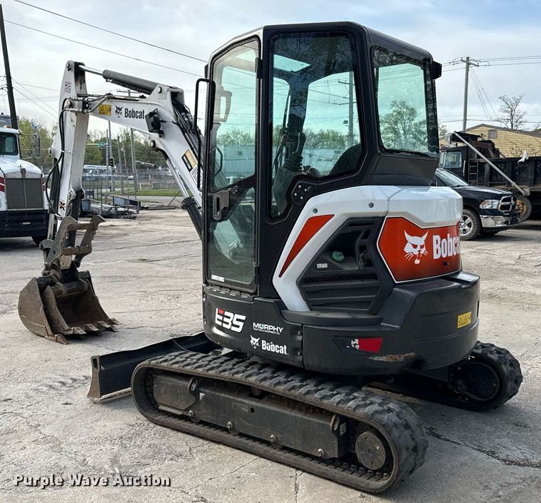 image for item DY8005 2021 Bobcat E35i mini excavator