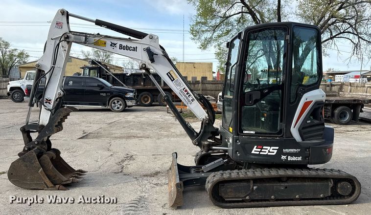 image for item DY8005 2021 Bobcat E35i mini excavator