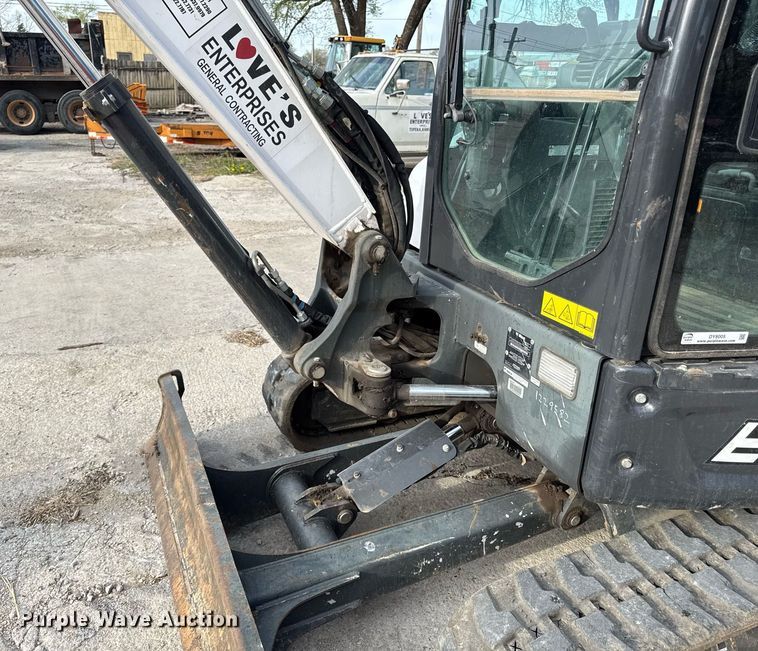 image for item DY8005 2021 Bobcat E35i mini excavator