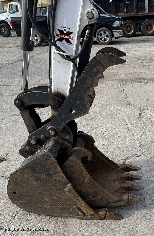 image for item DY8005 2021 Bobcat E35i mini excavator