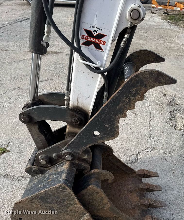 image for item DY8005 2021 Bobcat E35i mini excavator