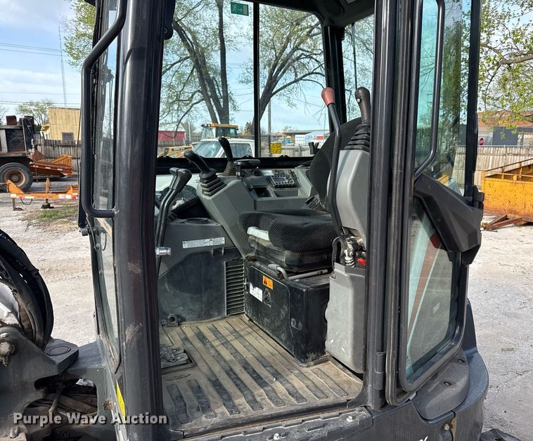 image for item DY8005 2021 Bobcat E35i mini excavator