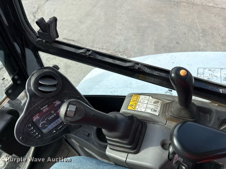 image for item DY8005 2021 Bobcat E35i mini excavator