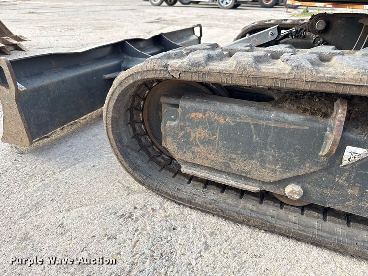 image for item DY8005 2021 Bobcat E35i mini excavator