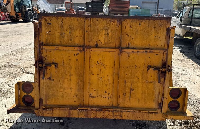 image for item DY8008 Utility trailer