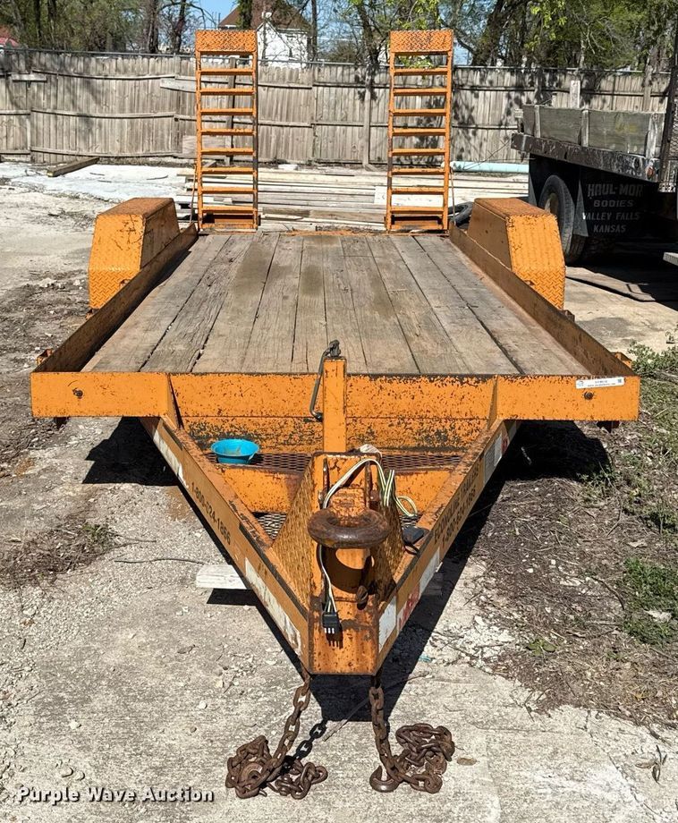 image for item DY8010 2002 Econoline LP016FE equipment trailer