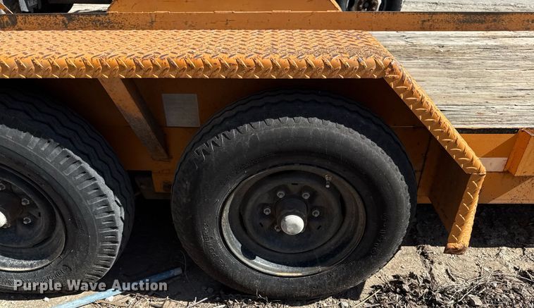 image for item DY8010 2002 Econoline LP016FE equipment trailer